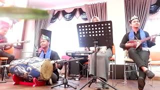 Download lagu Ampat Si Ampat Lima - Grup Musik Panting Banjar (Sanggar ABG Politala) mp3 Download lagu Ampat Si Ampat Lima - Grup Musik Panting Banjar (Sanggar ABG Politala) mp3
