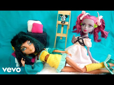 Stop Montion - Manu Gavassi, Gloria Groove - Deve ser horrível dormir sem mim | Monster High