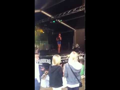 Emelie Persson 15years old, makes a cover of 