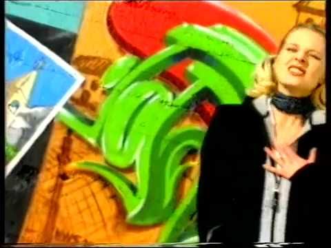 Izabela Martinović - Život iza ponoći