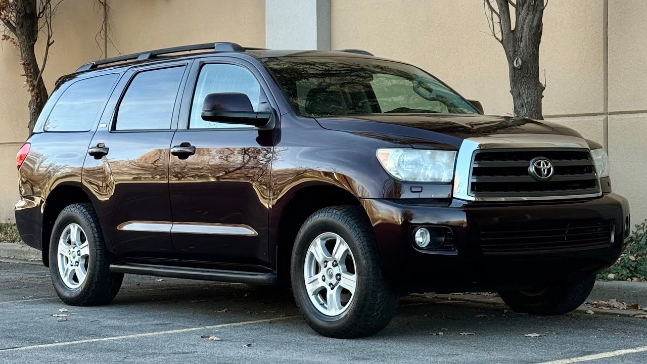 2016 Toyota Sequoia SR5 Walk-Around