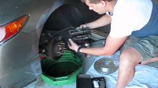 How to replace rotors on honda civic #5