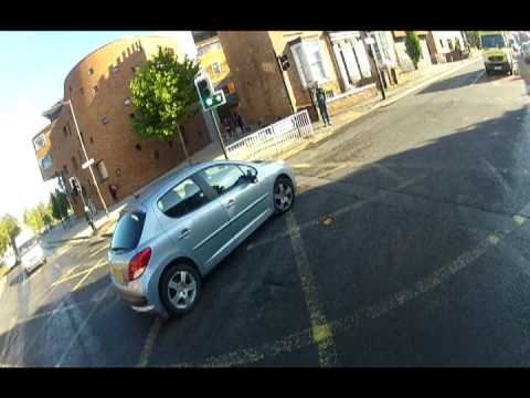 Urban Cycling Guide - Taking on Junctions (8)