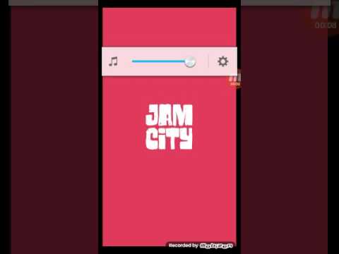 pug plays snoopy pop