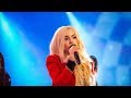 Ava Max performs 'Sweet but Psycho' live