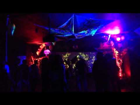 ?HITCH ?Twisted kala  live act in Beirut lebanon