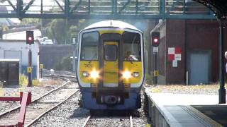 preview picture of video 'Train arrives in Cobh station from Cork'