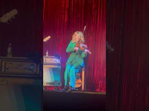 Natalie MacMaster, Donnell Leahy and family - the Madness Medley
