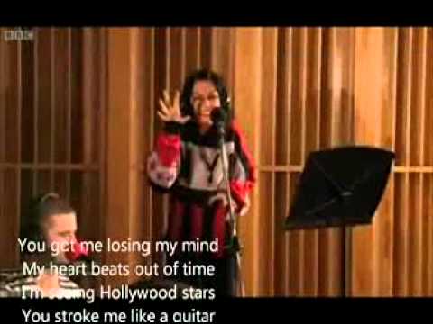 Jessie J - Domino Live + Lyrics
