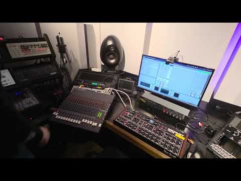 Jamuary 2026 Day 1.  Hardware techno.