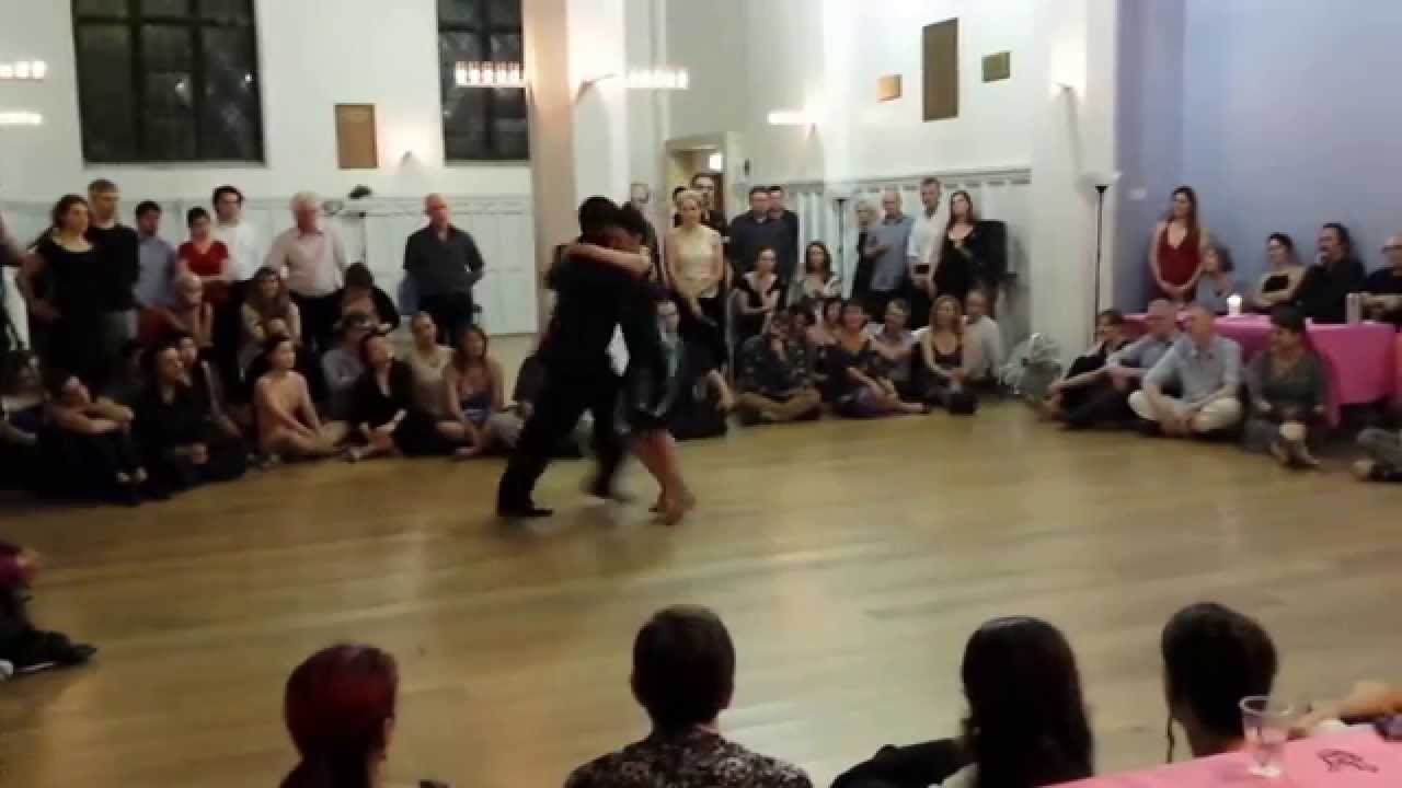 Noelia Hurtado & Carlitos Espinoza, 'Del tiempo guapo' (Troilo)