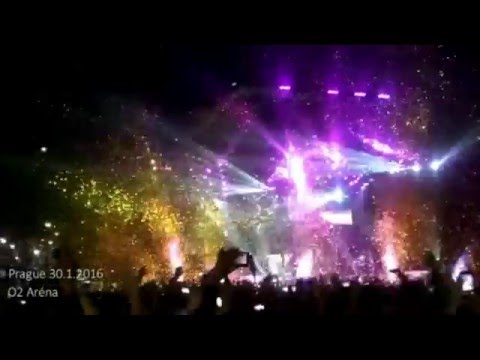 Ellie Goulding - Love me like you do ( Prague 30.1.2016 )