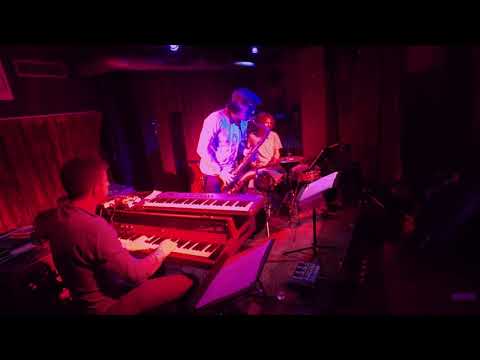 InterFerencE 3000 plays "Little Lightning"