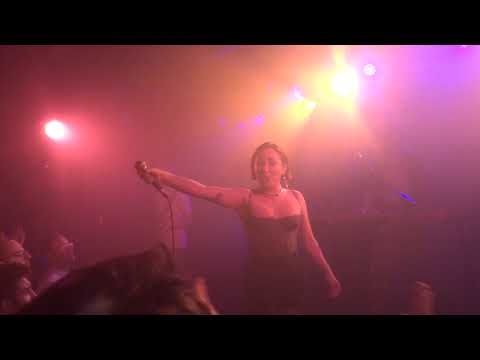MIAMI HORROR - Real Slow (Feat. Sarah Chernoff) - Live @ La Maroquinerie, Paris - 19/11/2022.