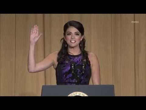 White House Correspondents' Dinner: Cecily Strong Has Press Corps Take Oath About Hillary | NowThis