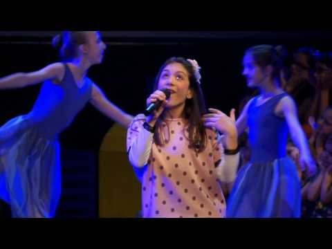 8* FESTIVAL ŠARENI VOKALI 2017 - Nina Sinković / Zlatna staza