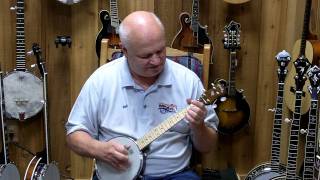 Banjo.com video: demo of a new Gold Tone Plucky 5 String Banjo