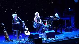 Paula Cole, Shawn Colvin &amp; Dar Williams   &quot;You Make Me Feel Like A Natural Woman&quot;  2019-04-05