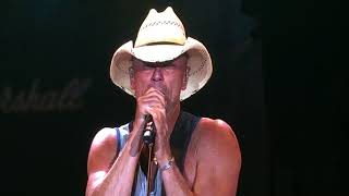 Kenny Chesney 2018 - Intro - Beer In Mexico