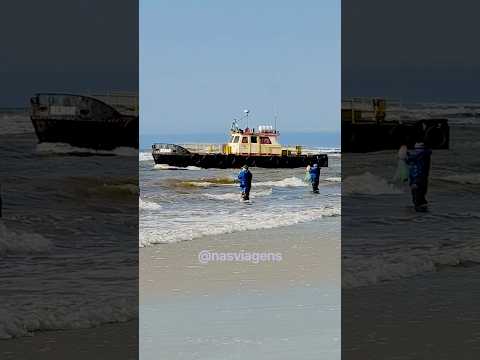 Lancha RENOR, indo para o Mar, Tarrafeadores pescando, em Imbé, RS. #lancha #renor #pescasdetarrafas