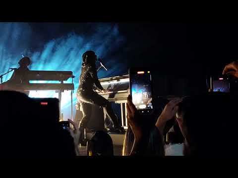 @AliciaKeys Fallin' live Auditorio Telmex - Guadalajara, México