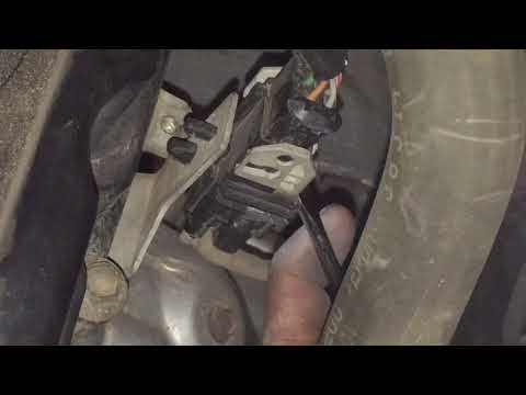 Nissan 02 sensor plug removal. unplug nissan connector