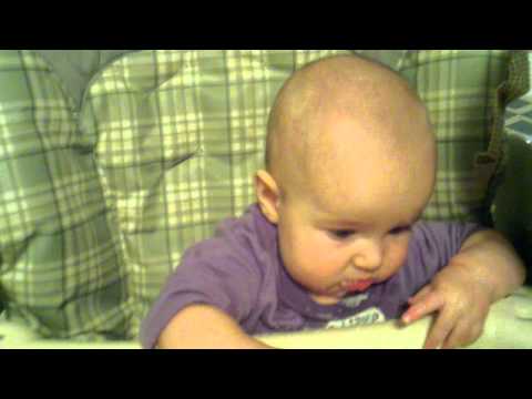 2010.11.04 - Kateyln eating from a spoon for the first time