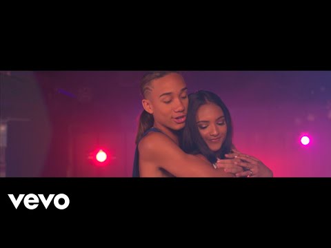 Roly "KingSwag" - Pienso En Ti (Official Video)