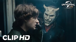 Clip en español - El Captor llama a Finn