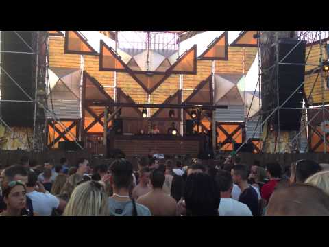 Donkey Rollers @ Last World Festival 2013 - Ligdown tijdens Motherfuck :)