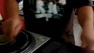 DJ PRAY'ONE - FREESTYLE SCRATCH ON AJEVI BEAT !