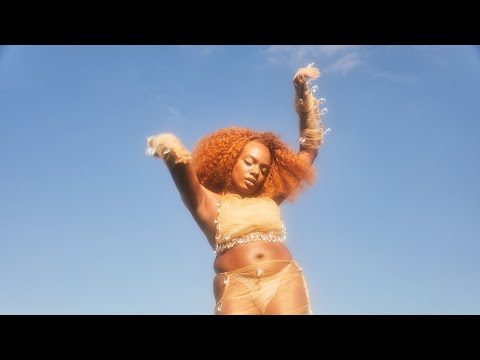 Maria Estrela - Glowing Skin  (Official Video)