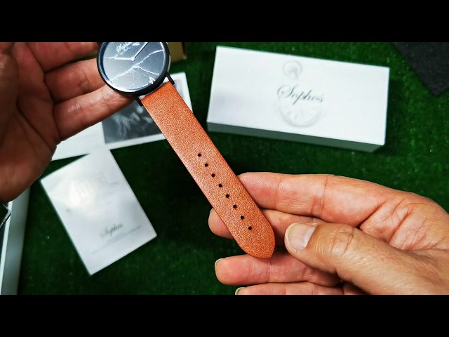 Vídeo relacionado con Avaner Reloj de Pulsera Grande Punky Militar Deportivo para Hombres, Brújula y Termómetro Decorativos Ancha Correa de Cuero Negro, Friki Reloj de Piloto 2 Zona de Horarios, Regalos dia del padre origi