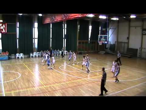 Egy szép kosár a Baja - Vasas-Basket mérkőzésen