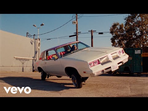 Becky G - MUCHAS GRACIAS (Lyric Video)