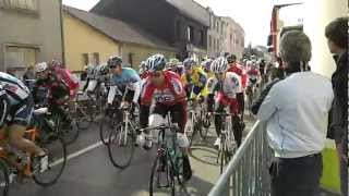 preview picture of video 'Départ de la course cycliste de Ste Luce sur Loire - 03/03/2013'