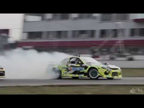 Formula Drift Canada World 2015 - Matt Field Leading Frederic Aasbo