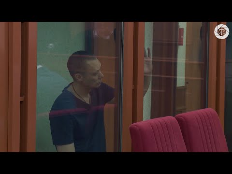 Смотревший по городу приговорён за статус