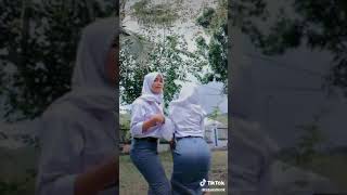Download lagu Tiktok Sma pamer pantat bahan coli bikin gagal fokus nih mp3 Download lagu Tiktok Sma pamer pantat bahan coli bikin gagal fokus nih mp3