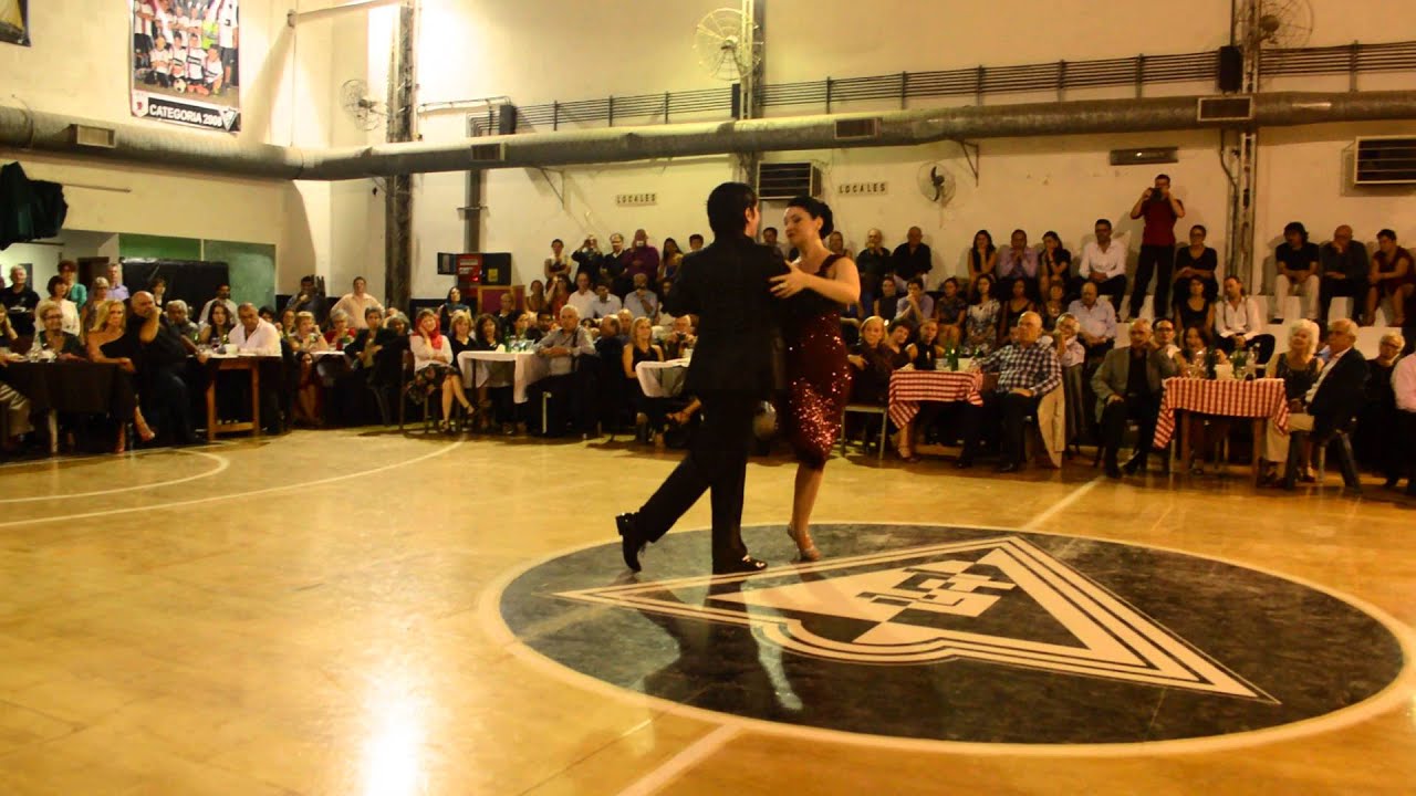 Ariadna Naveira & Fernando Sánchez en Milonga Malena Sunderland Club 3/4