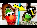 Kermit The Frog And Elmo S 1 000 000 Hole In The Door