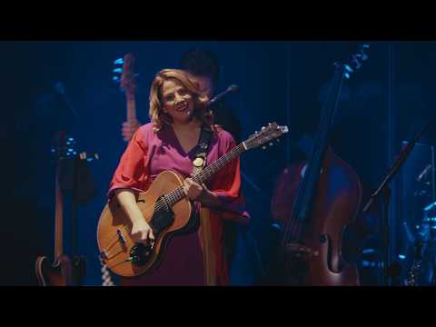 Aneta Langerová - Hříšná těla, křídla motýlí (oficiální video)