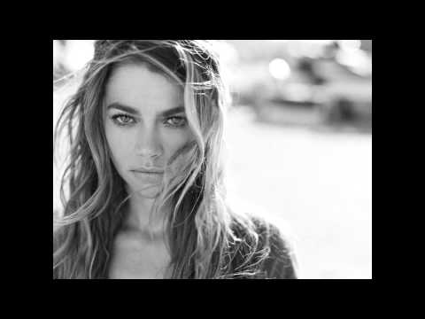 Verschiedene Interpreten - The World Is Not Enough (Garbage Cover)