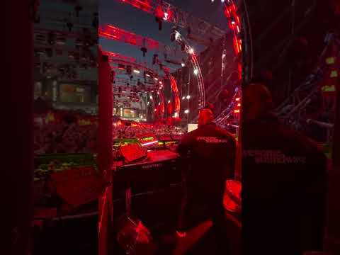 Carl Cox playing AdamK, Vikthor - Don't Give In - at RESISTANCE - ULTRA EUROPE
