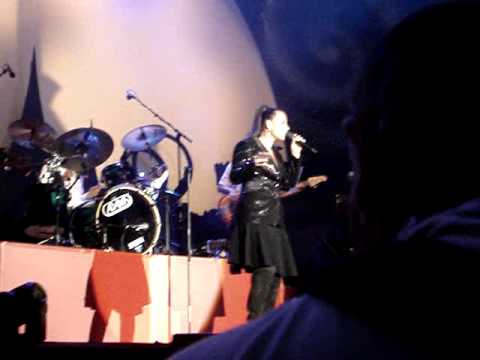 Trijntje Oosterhuis - Do You Know the Way to San Jose