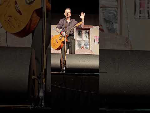 Ricky Warwick tells a story about meeting Lemmy and performs The Ace of Spades