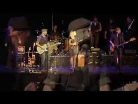 Rain On Me - The Paperboys- Live in Seattle (OFFICIAL)