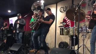 Regulo Caro y Ulices Chaidez -Escudo del Chavo