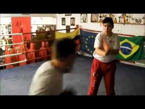 Kampf-Jugendtraining / Sparring / Fight