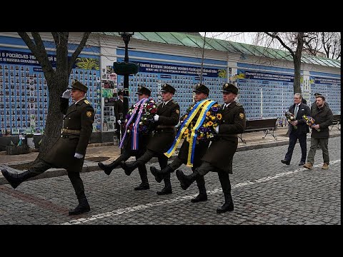 Ukraine's Zelenskyy and British leader Keir Starmer honour fallen heroes in Kyiv